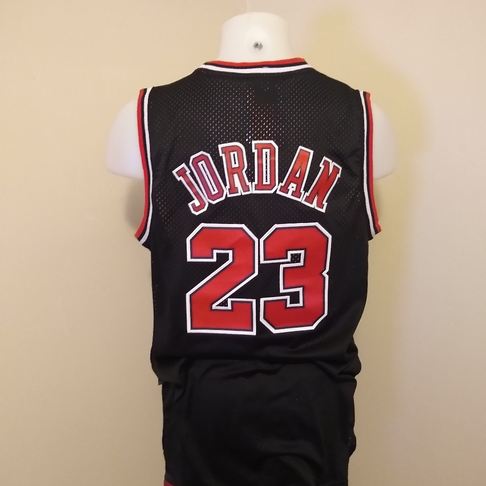 Michael Jordan Chicago Bulls Jersey 23 XL NWT - Picture 5 of 10